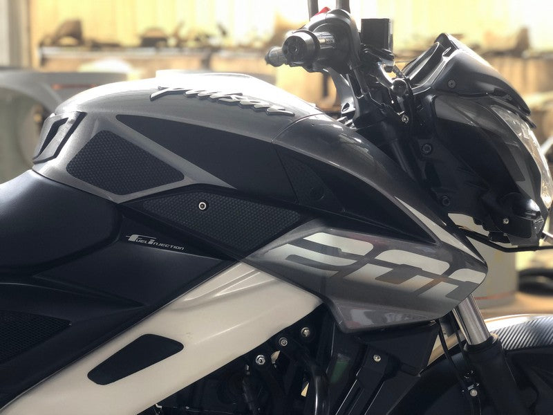 NS | Tank grips